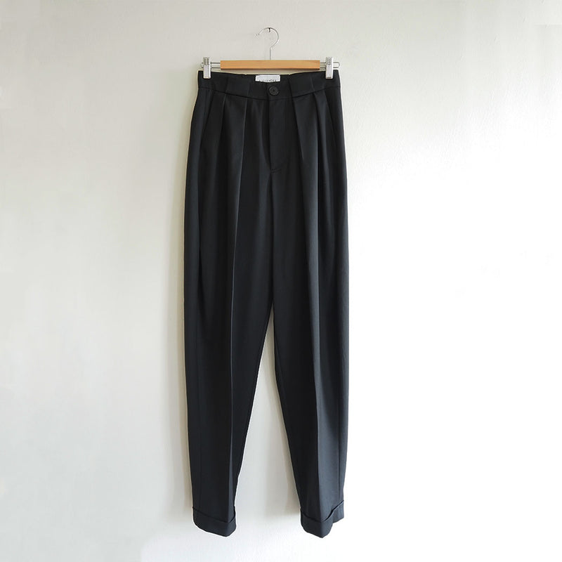 SOFT MIST | ORGANIC WOOL PLEATED TROUSERS